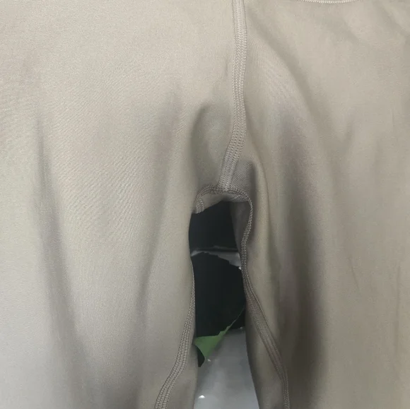 ALO Yoga Beige Leggings - Picture 5 of 9